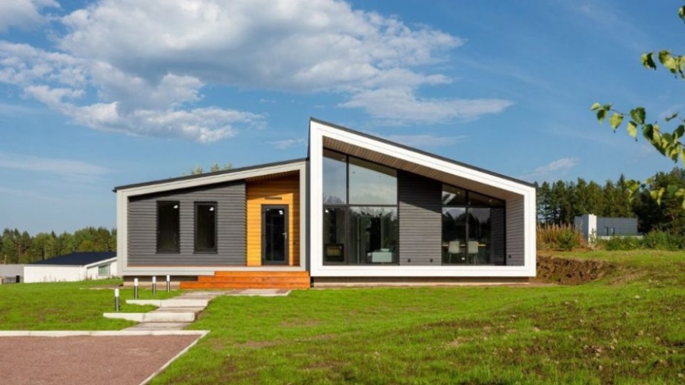 Строить дом с нуля — дорого. Может, выгоднее купить недострой и довести до ума?